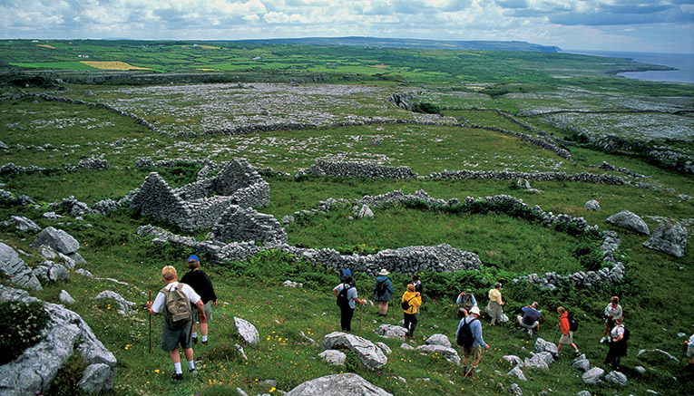 Wiri-ireland-walking-10